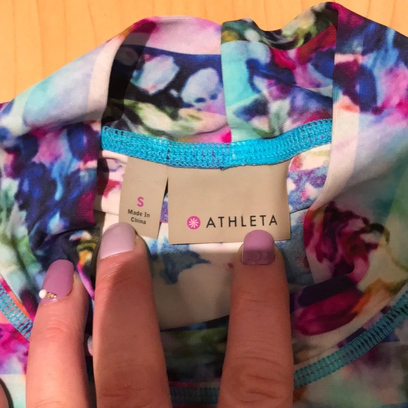 Athlete rash guard size small floral print - Picture 2 of 4
